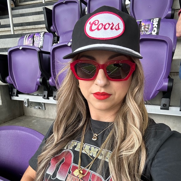 Your Posher, Araceli. - Picture 1 of 2